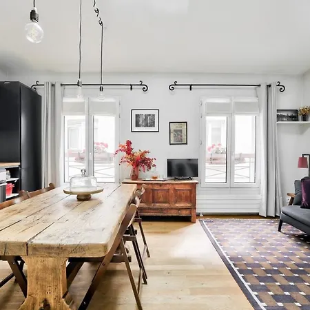 Stunning Parisian 1br Flat 5 Min From Montmartre Апартаменты Париж