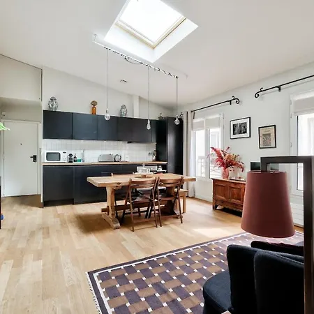 Stunning Parisian 1br Flat 5 Min From Montmartre アパート