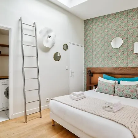 Stunning Parisian 1br Flat 5 Min From Montmartre Lägenhet