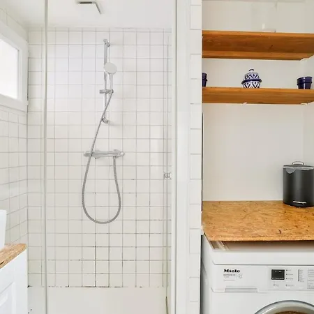 Stunning Parisian 1br Flat 5 Min From Montmartre Lägenhet Paris